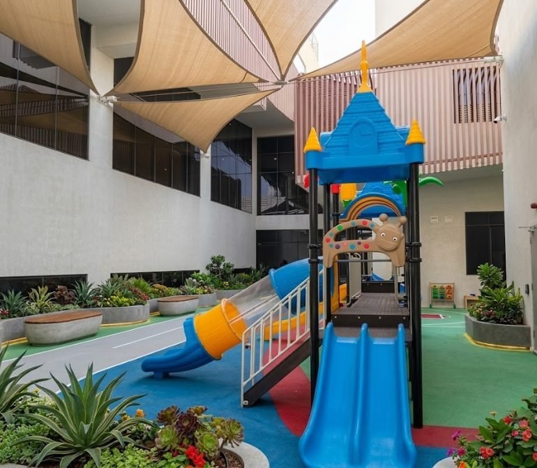Premium Indoor Basketball Court — photo 9